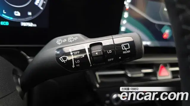 Kia Niro 2022 — ფოტო 30/33