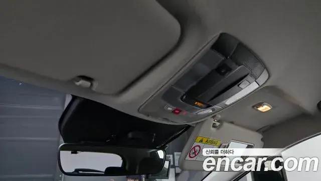 Kia Niro 2022 — ფოტო 16/33