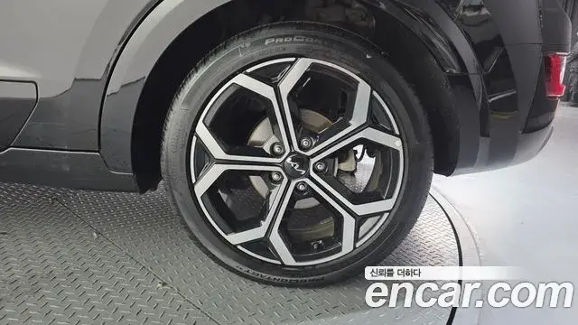 Kia Niro 2022 — ფოტო 29/33