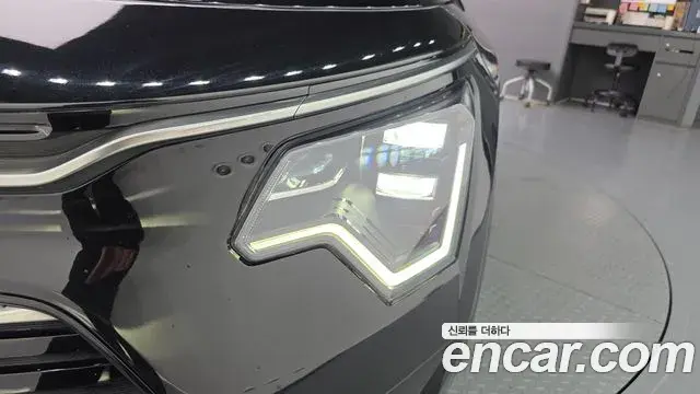 Kia Niro 2022 — ფოტო 10/33