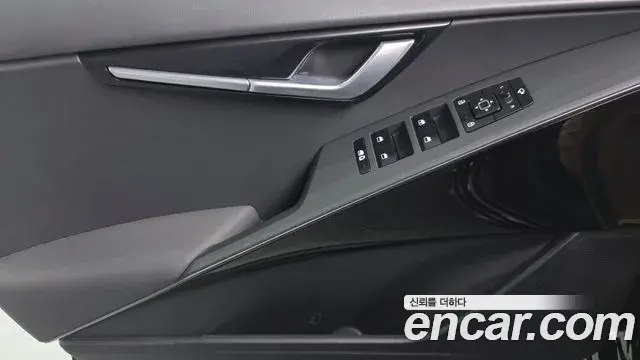 Kia Niro 2022 — ფოტო 6/33