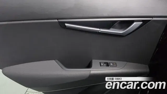 Kia Niro 2022 — ფოტო 12/33