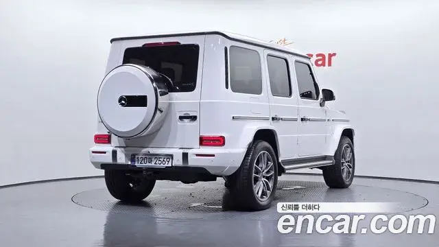 Mercedes-Benz G-Class 2025 — Photo 31/33