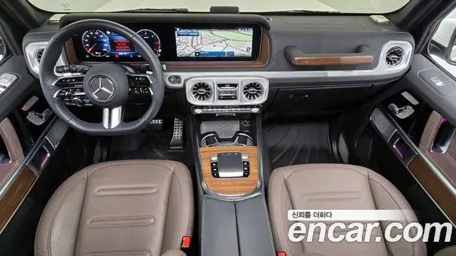 Mercedes-Benz G-Class 2025 — Photo 24/33