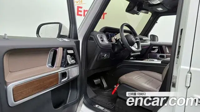 Mercedes-Benz G-Class 2025 — Photo 7/33