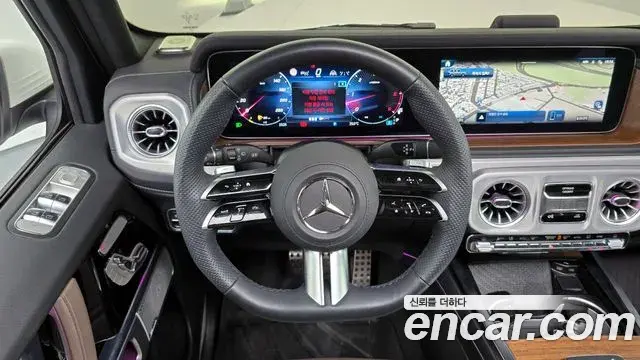 Mercedes-Benz G-Class 2025 — Photo 6/33