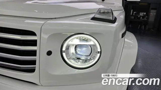 Mercedes-Benz G-Class 2025 — Photo 27/33