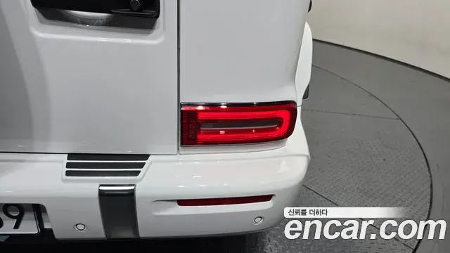 Mercedes-Benz G-Class 2025 — Photo 14/33