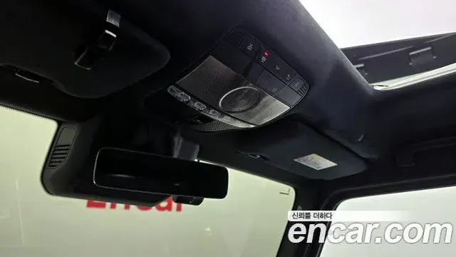 Mercedes-Benz G-Class 2025 — Photo 11/33