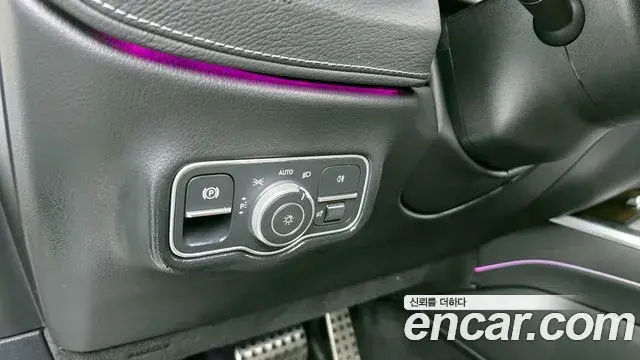 Mercedes-Benz G-Class 2025 — Photo 5/33