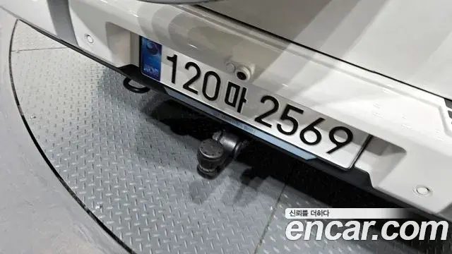 Mercedes-Benz G-Class 2025 — Photo 4/33