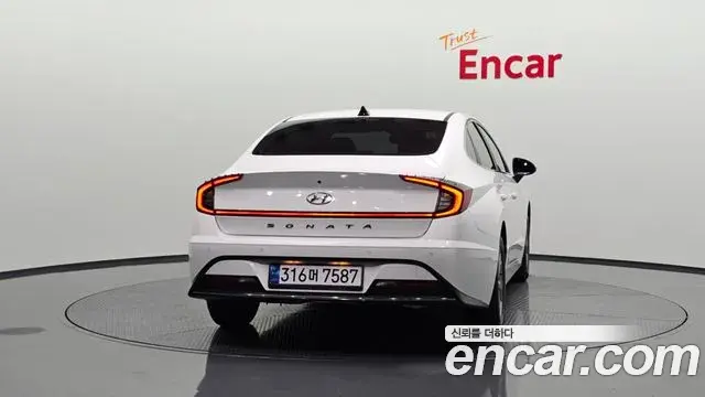 Hyundai Sonata 2022 — Фото 4/20