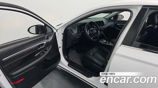 Hyundai Sonata 2022 — Фото 10/20