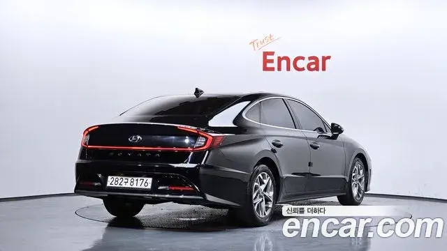 Hyundai Sonata 2022 — Фото 1/20