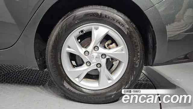 Hyundai The New Avante Hybrid 2021 — ფოტო 22/30