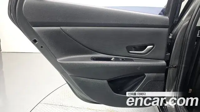Hyundai The New Avante Hybrid 2021 — ფოტო 7/30