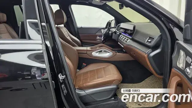 Mercedes-Benz GLS-Class 2024 — Photo 8/34