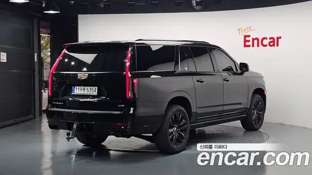 Cadillac Escalade 2022 — Фото 1/20