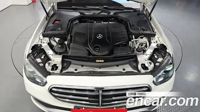 Mercedes-Benz E-Class 2022 — Фото 6/20