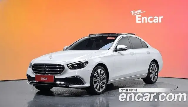 Mercedes-Benz E-Class 2022 — Фото 1/20