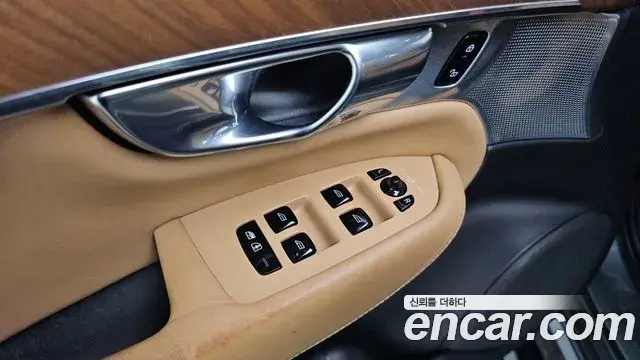 Volvo XC90 2018 — Şəkil 6/20