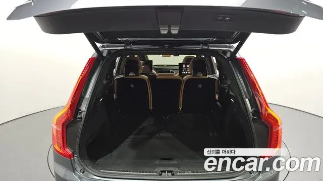 Volvo XC90 2018 — Şəkil 20/20
