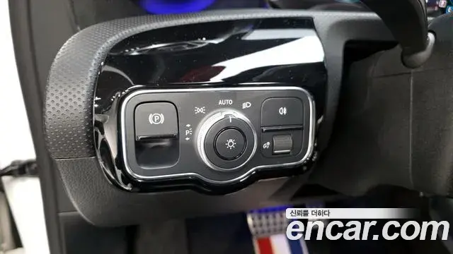 Mercedes-Benz A-Class 2021 — Photo 12/30