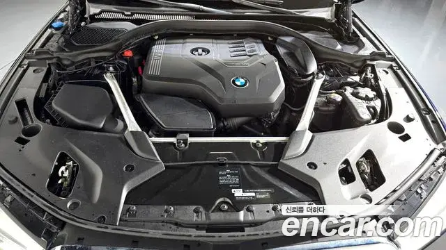BMW 5 Series 2019 — Photo 9/32