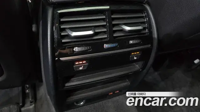 BMW 5 Series 2019 — Photo 17/32