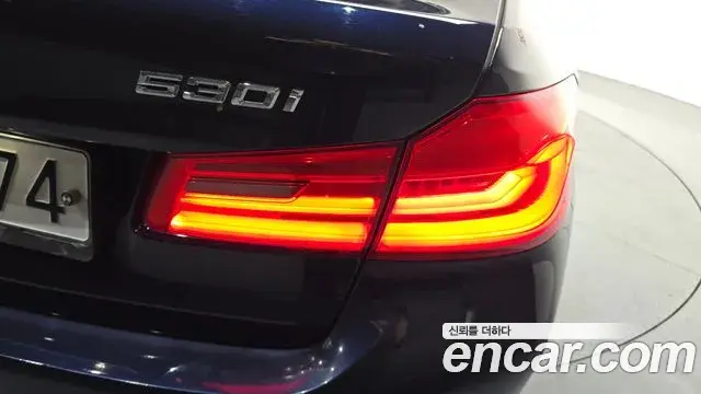BMW 5 Series 2019 — Photo 10/32