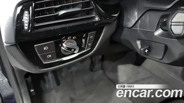 BMW 5 Series 2019 — Photo 24/32