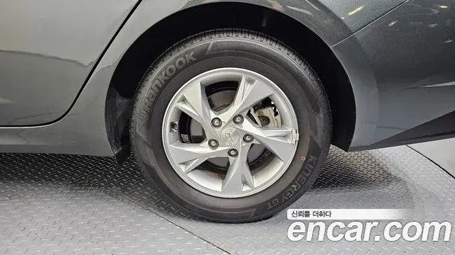 Hyundai The New Avante Hybrid 2020 — Photo 3/31