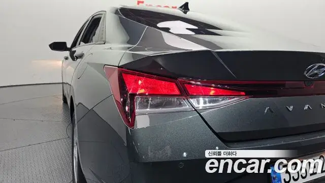 Hyundai The New Avante Hybrid 2020 — Photo 17/31