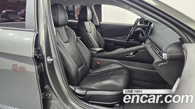 Hyundai The New Avante Hybrid 2020 — Photo 19/31