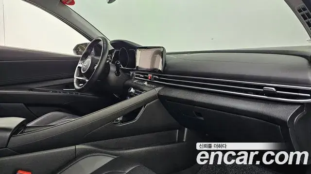 Hyundai The New Avante Hybrid 2020 — Photo 8/31