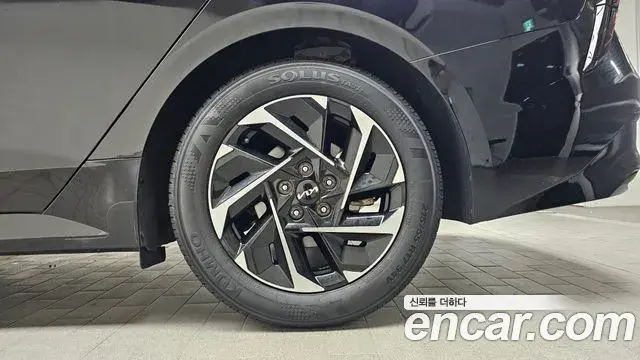 Kia K5 2024 — Şəkil 21/30