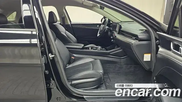 Kia K5 2024 — Şəkil 18/30