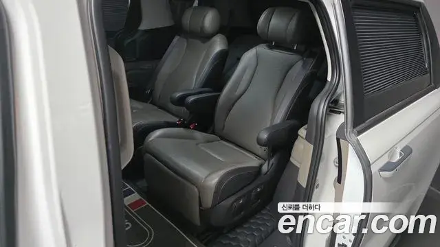 Kia Carnival 2024 — Şəkil 10/20