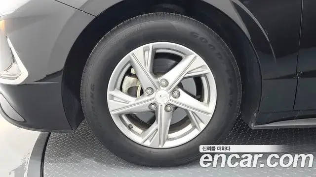 Hyundai Sonata 2022 — Фото 4/20