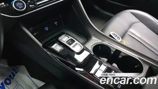 Hyundai Sonata 2022 — Фото 8/20