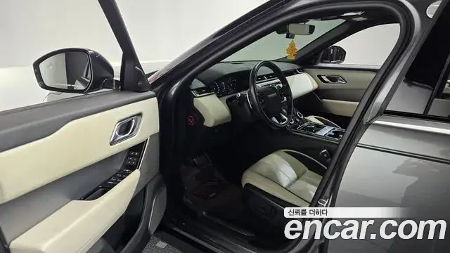 Land Rover Range Rover Velar 2018 — Şəkil 22/31