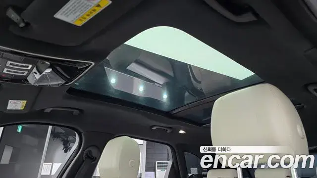 Land Rover Range Rover Velar 2018 — Şəkil 23/31