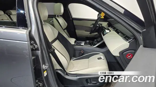 Land Rover Range Rover Velar 2018 — Şəkil 24/31