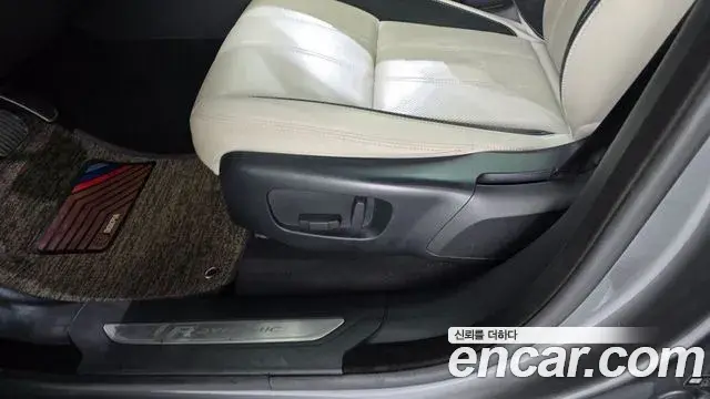 Land Rover Range Rover Velar 2018 — Şəkil 3/31