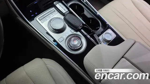Genesis GV80 2023 — ფოტო 14/20