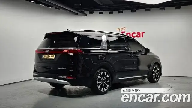 Kia Carnival 2021 — Photo 5/30