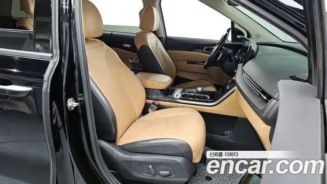 Kia Carnival 2021 — Photo 9/30