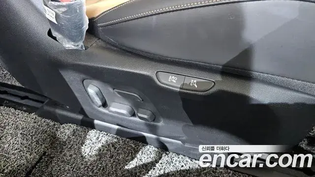 Kia Carnival 2021 — Photo 1/30