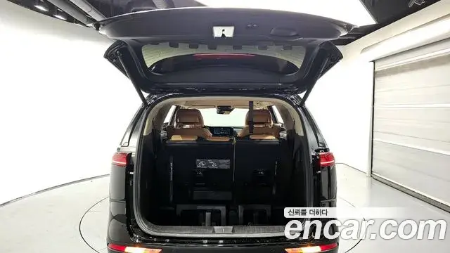 Kia Carnival 2021 — Photo 24/30