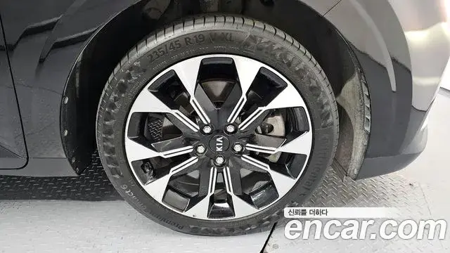 Kia Carnival 2021 — Photo 15/30